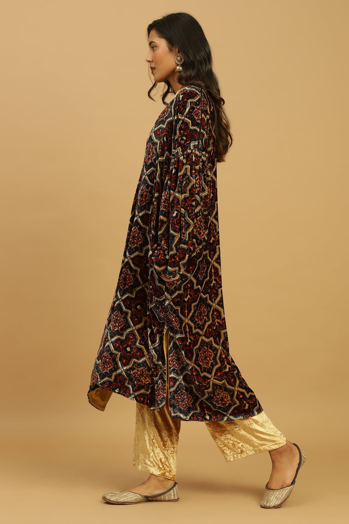 FUCHSIA JAAL VELVET AJRAKH PHIRAN SET
