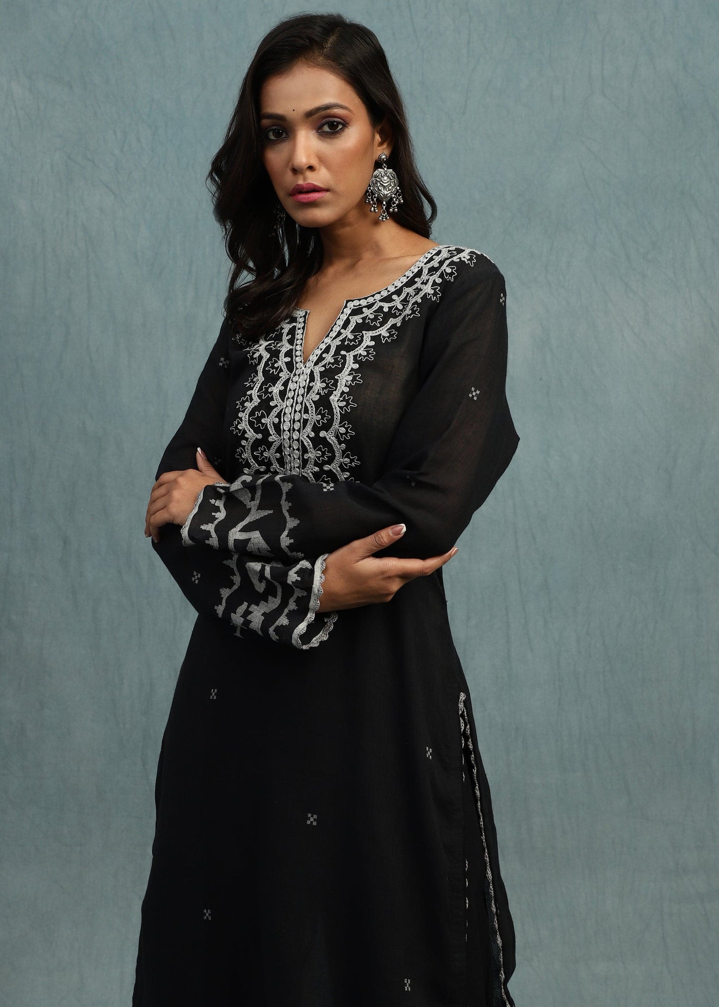 BLACK EMBROIDERED JAMDANI ORGANIC COTTON HAND WOVEN TUNIC SET